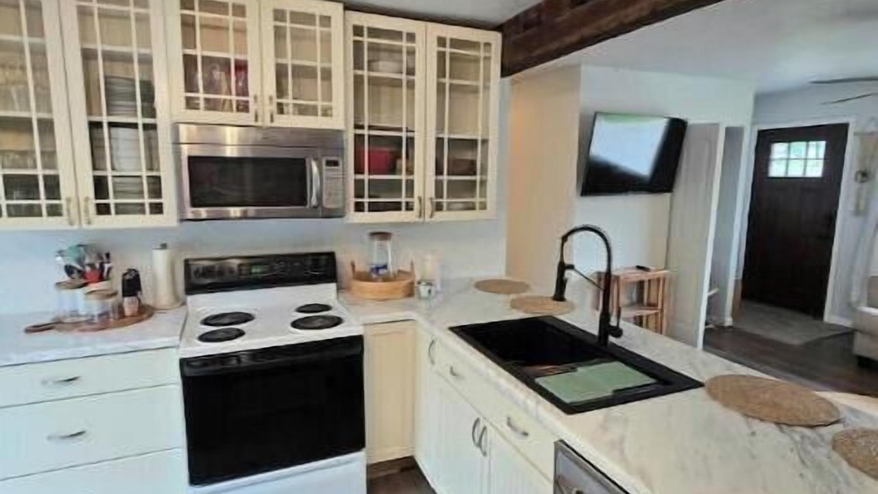Photo of Kitchen in Enchanted Hills
