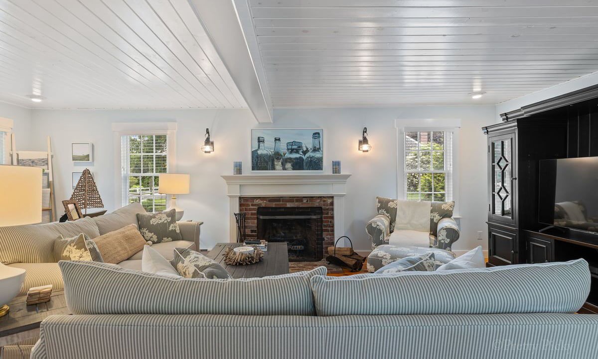 Photo of Livingroom in Dennis