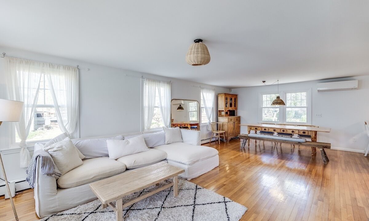 Photo of Livingroom in East Harwich