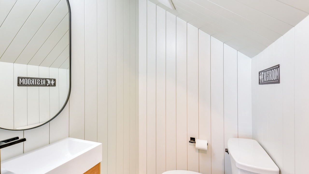 Photo of Bathroom in Laguna Beach