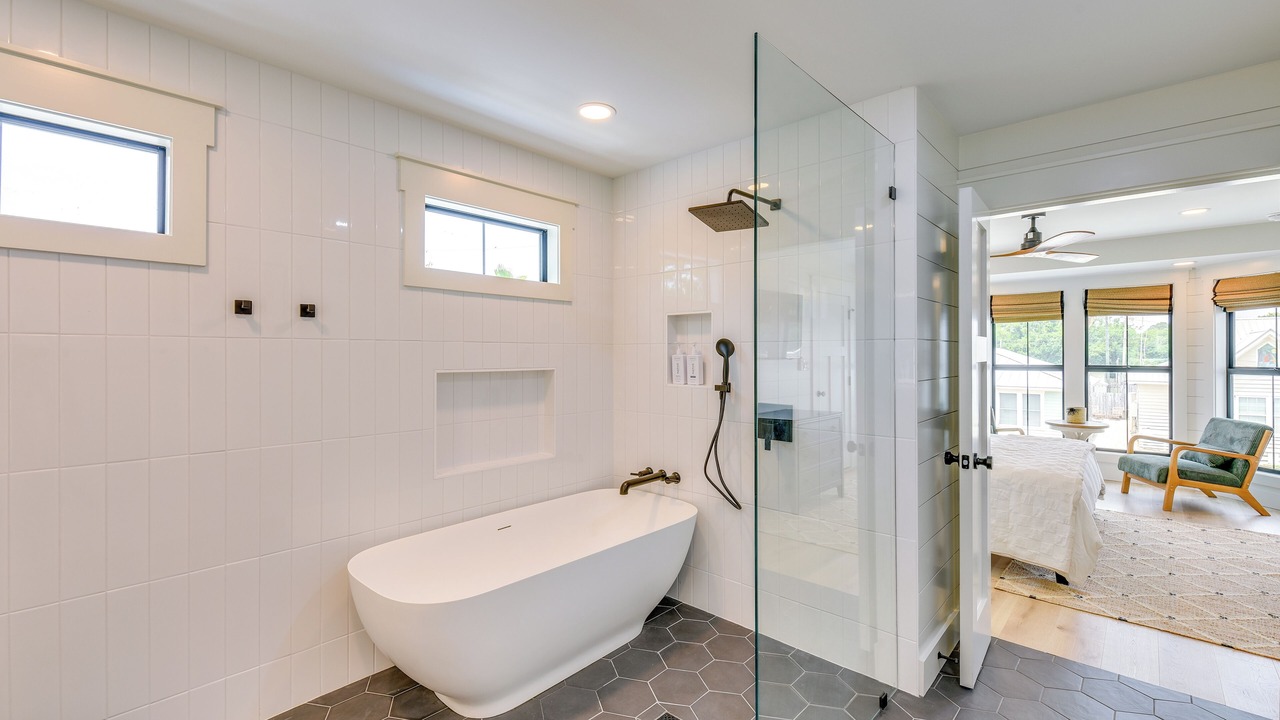 Photo of Bathroom in Laguna Beach