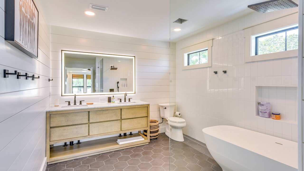 Photo of Bathroom in Laguna Beach
