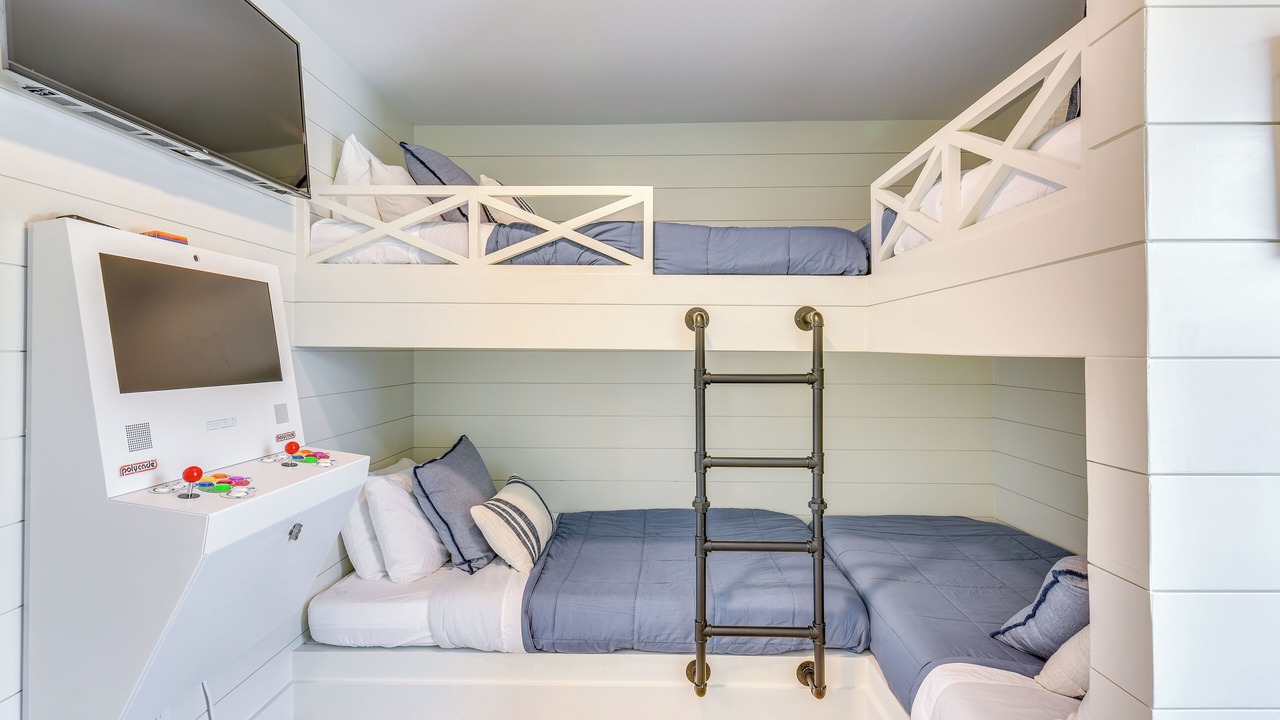 Photo of Bedroom in Laguna Beach