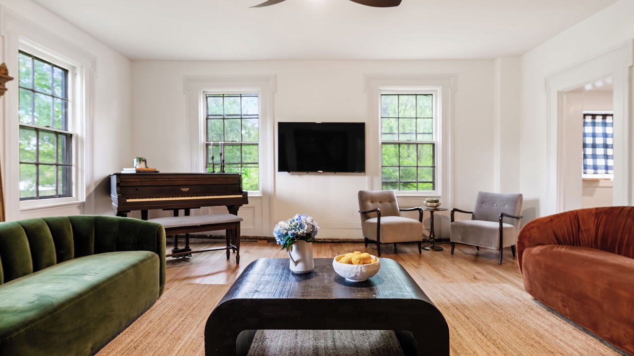 Photo of Bedroom in Hollowville