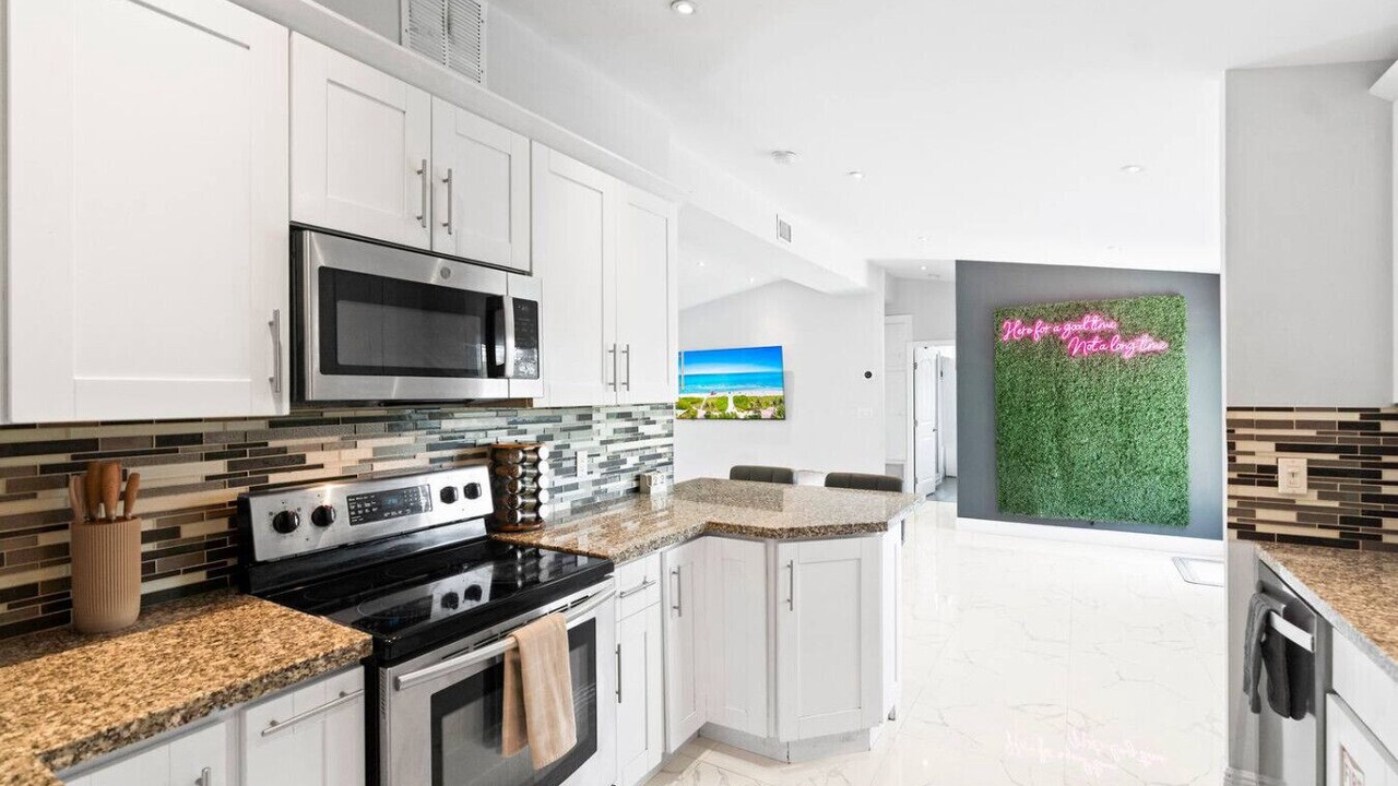 Photo of Kitchen in Lauderdale Isles