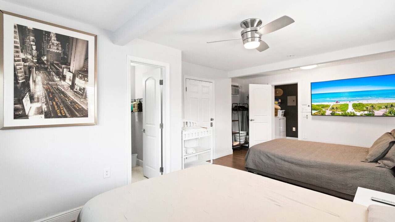 Photo of Bedroom in Lauderdale Isles