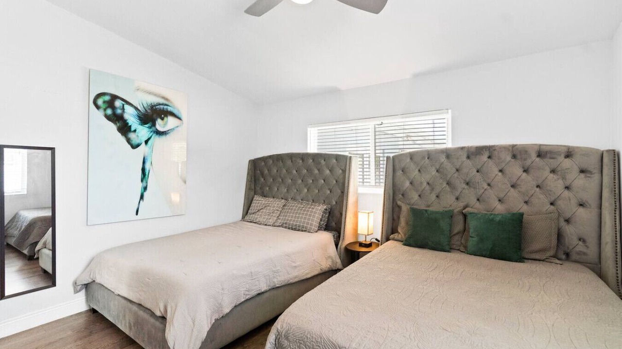 Photo of Bedroom in Lauderdale Isles