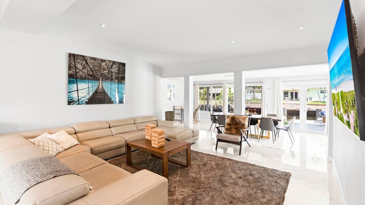 Photo of Livingroom in Lauderdale Isles