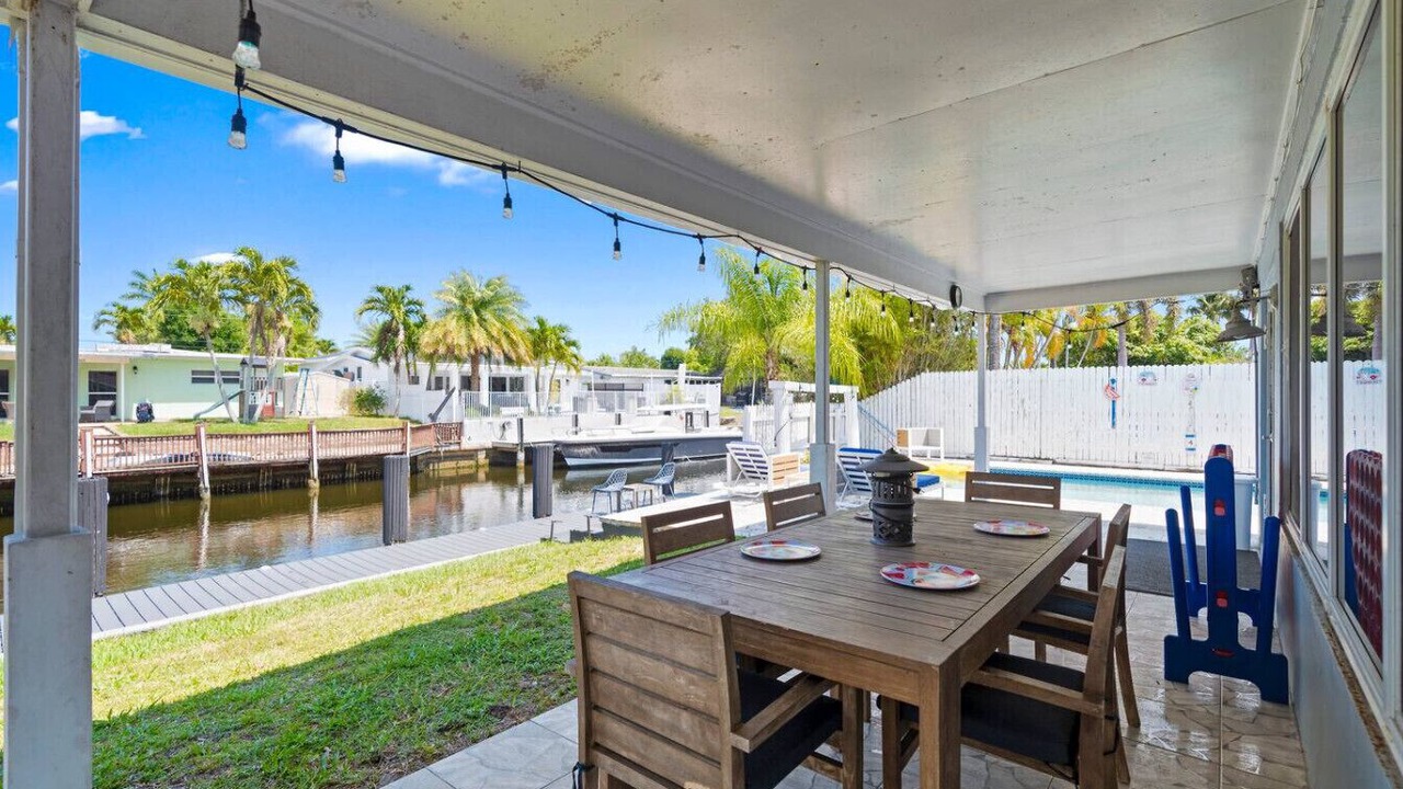Photo of Outdoor in Lauderdale Isles