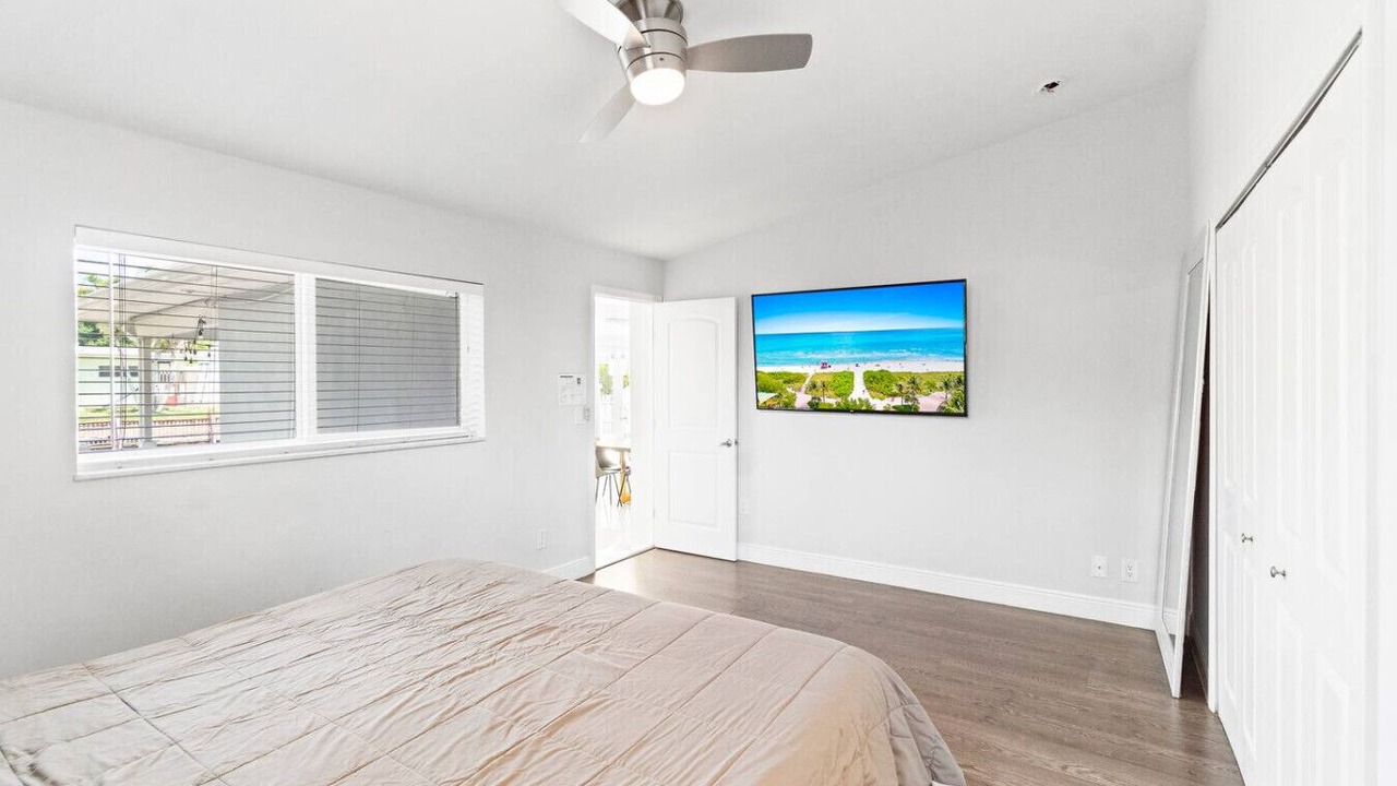 Photo of Bedroom in Lauderdale Isles