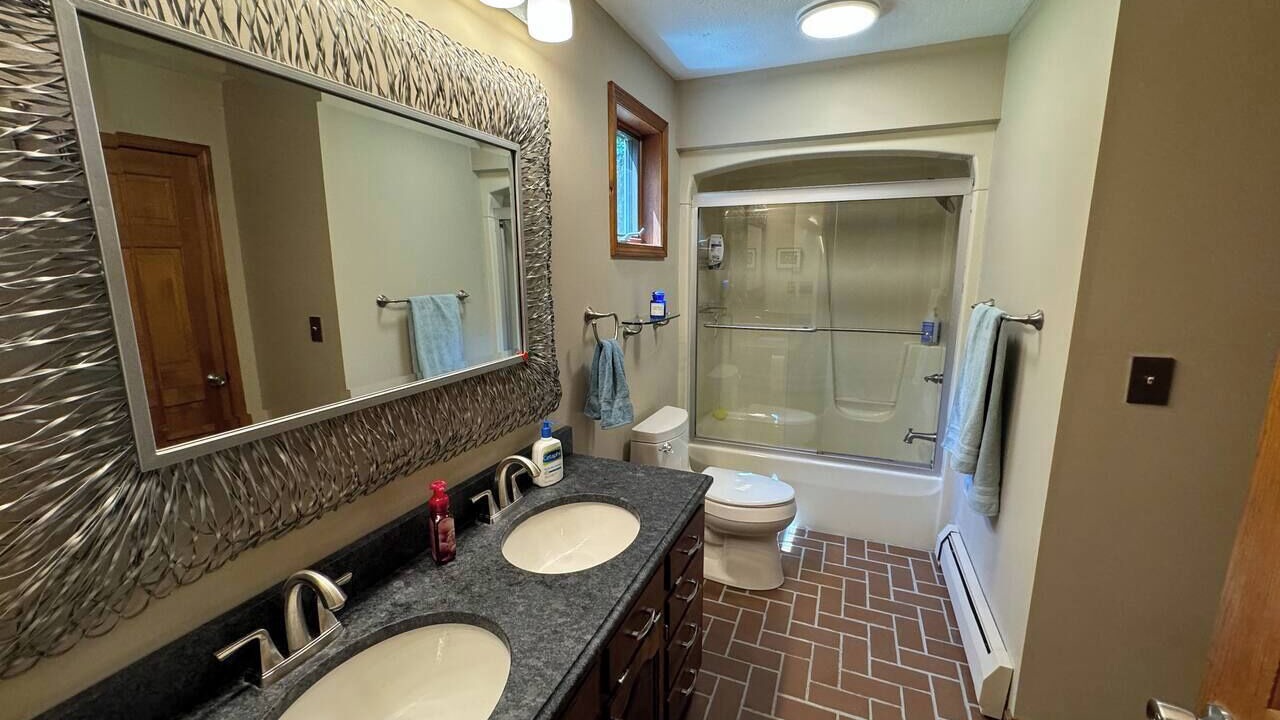 Photo of Bathroom in Ovid
