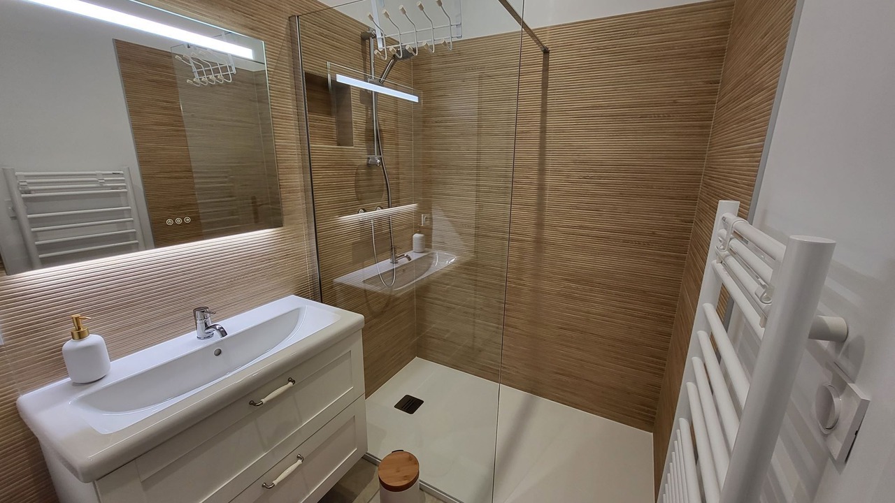 Photo of Bathroom in Taden