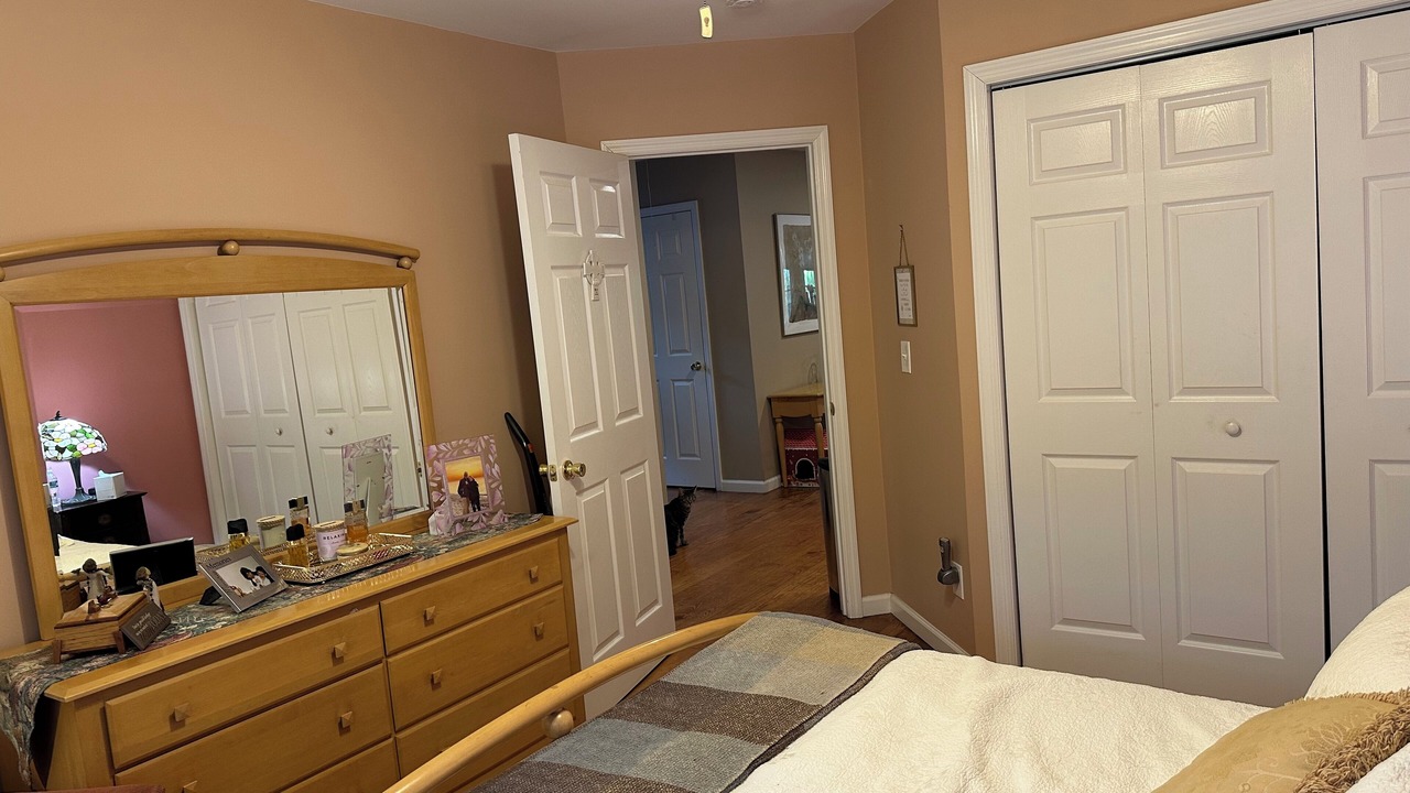 Photo of Bedroom in Baiting Hollow