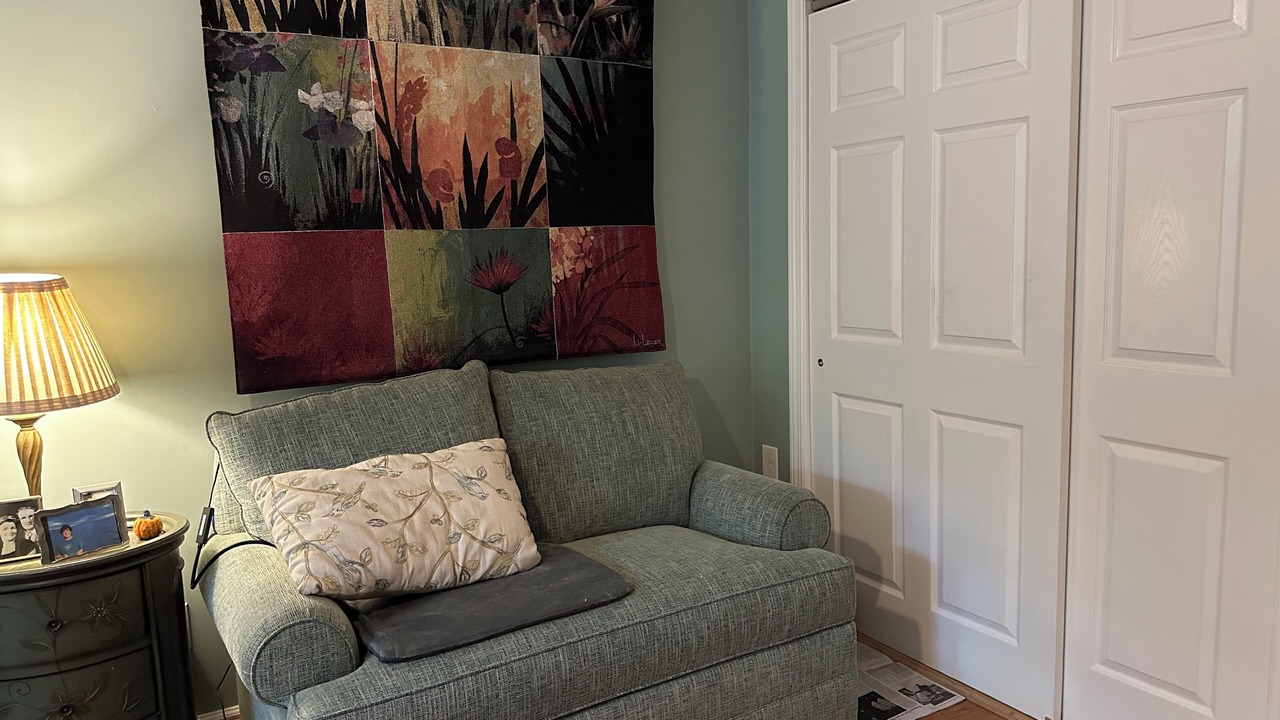 Photo of Livingroom in Baiting Hollow