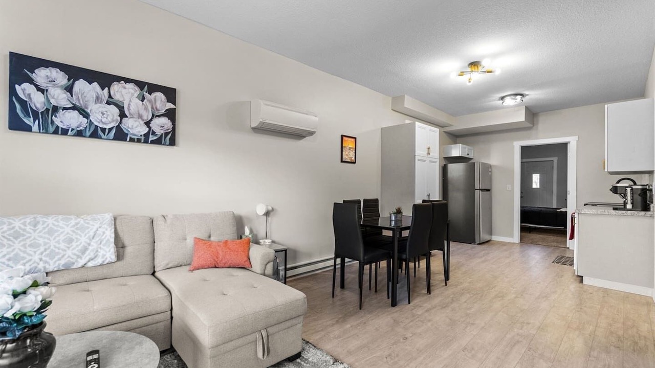 Photo of Livingroom in West Central