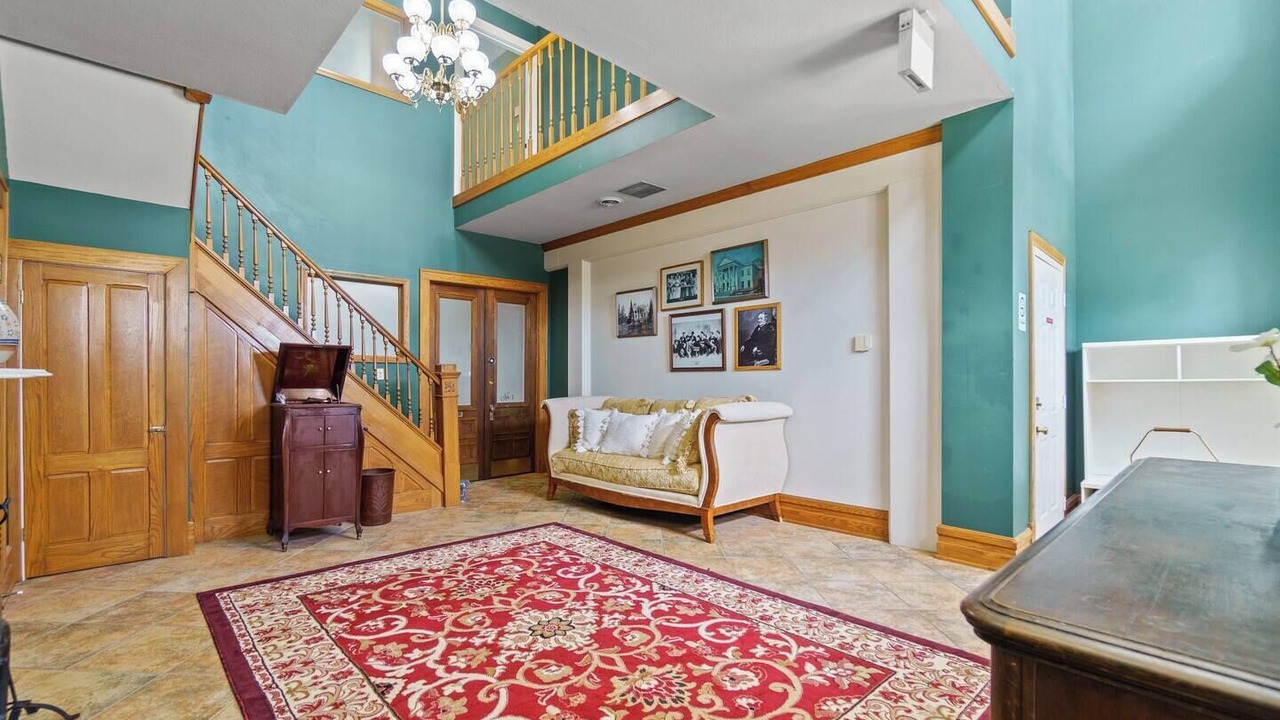 Photo of Livingroom in West Central