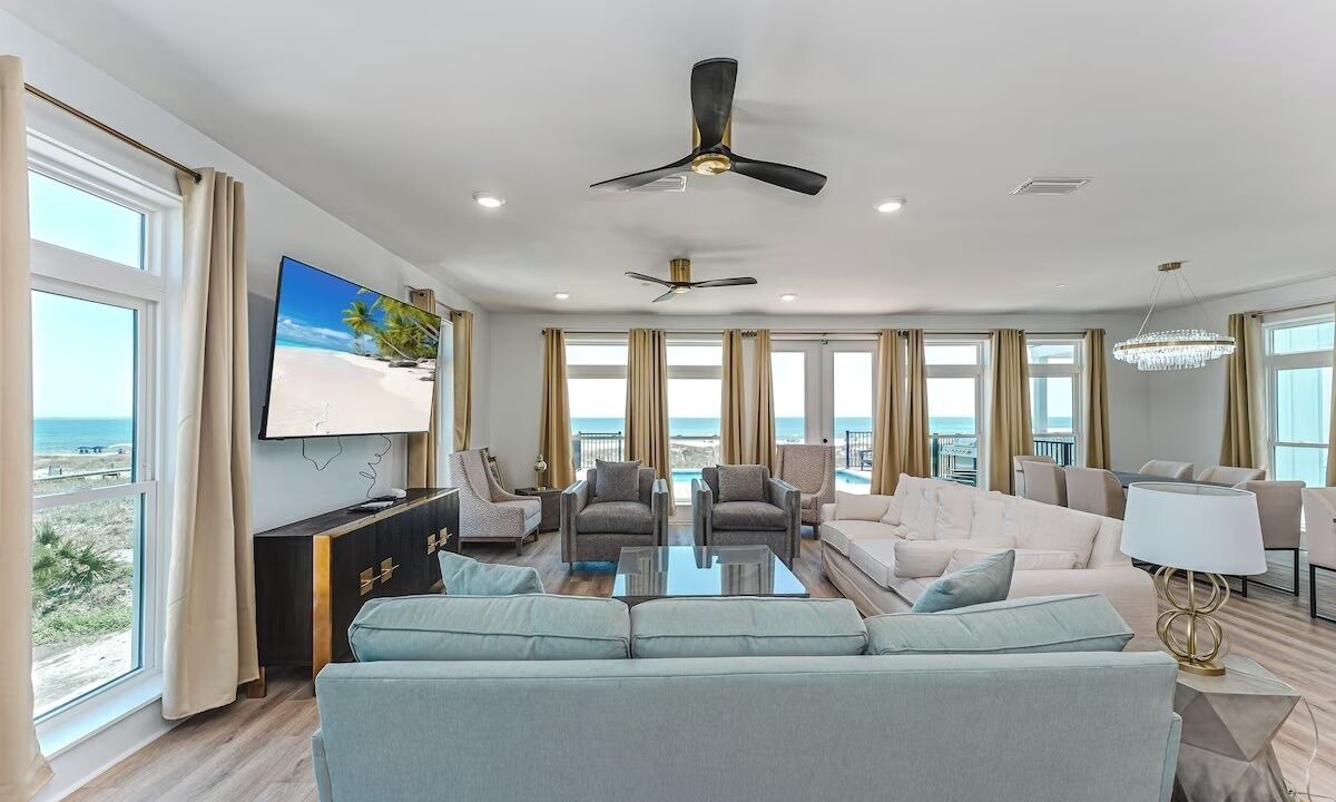 Photo of Livingroom in Mexico Beach