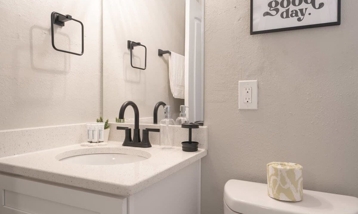 Photo of Bathroom in North Camellia Acres