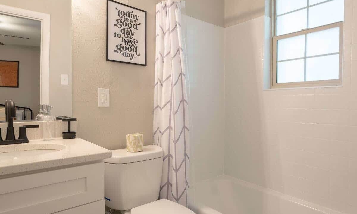 Photo of Bathroom in North Camellia Acres