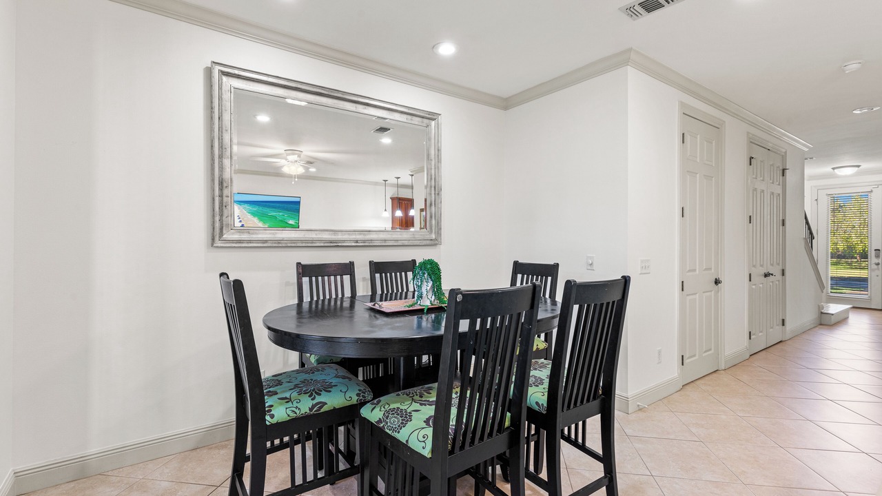 Photo of Livingroom in Gulf Place