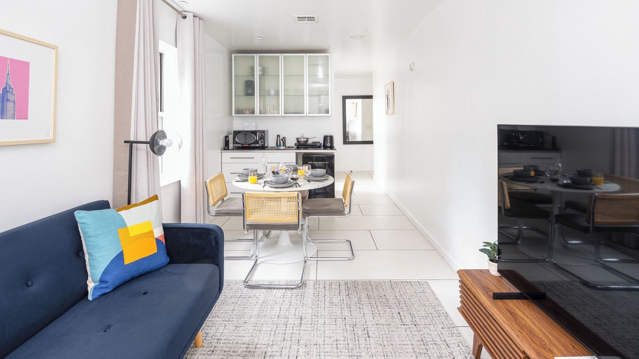 Photo of Livingroom in Midtown East