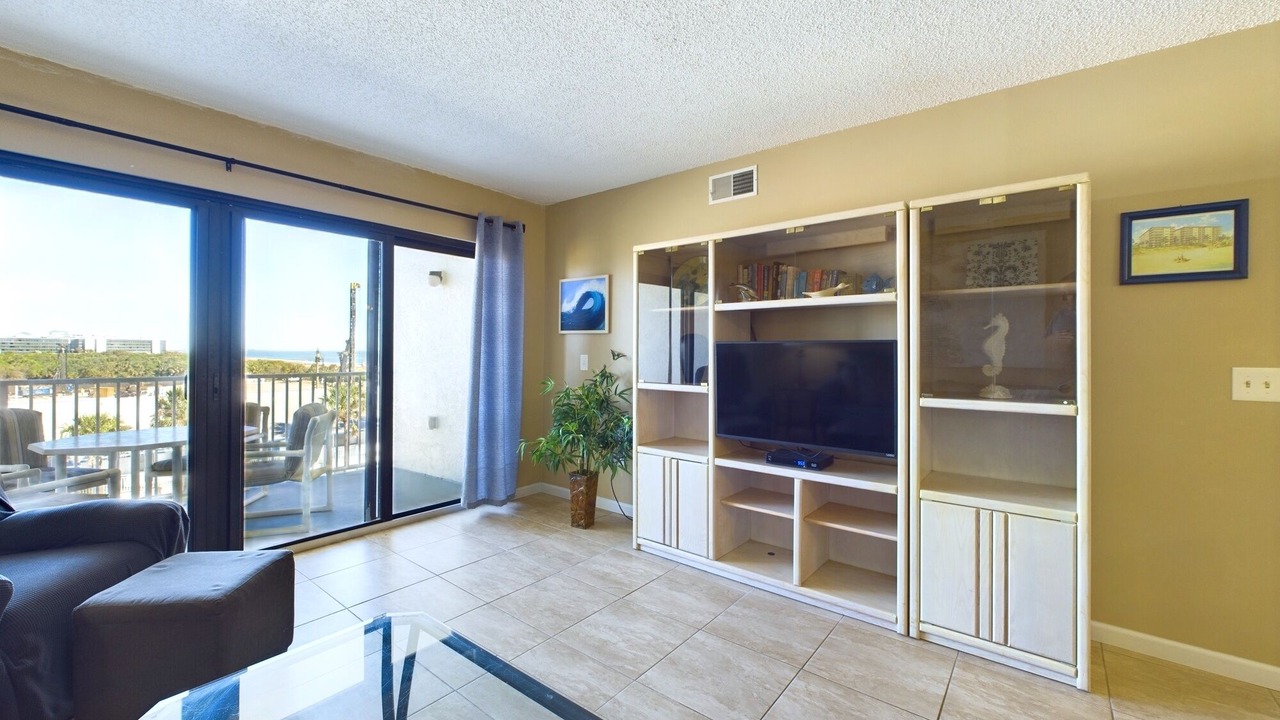 Photo of Livingroom in Cocoa Isles
