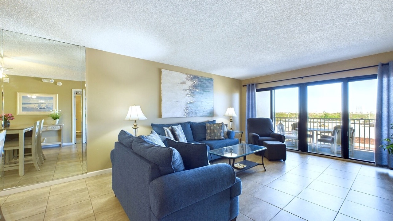 Photo of Livingroom in Cocoa Isles