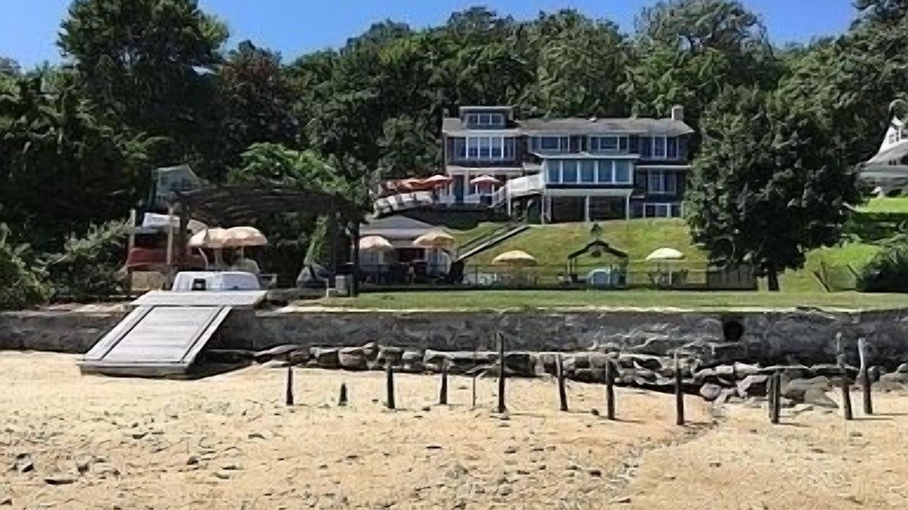 Photo of Outdoor in Centerport