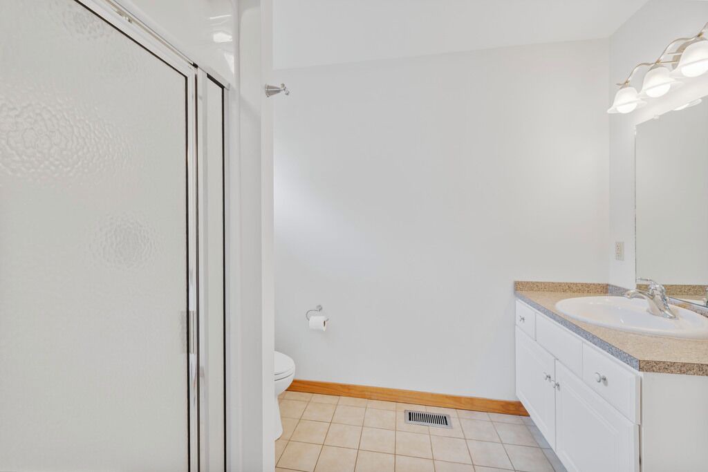 Photo of Bathroom in Deep Hole