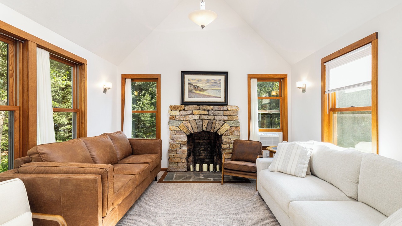 Photo of Livingroom in East Chop