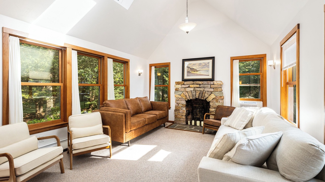 Photo of Livingroom in East Chop