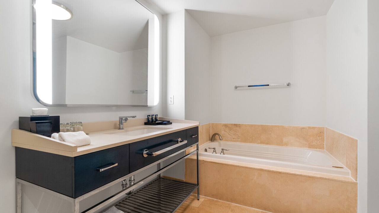 Photo of Bathroom in Mid Beach