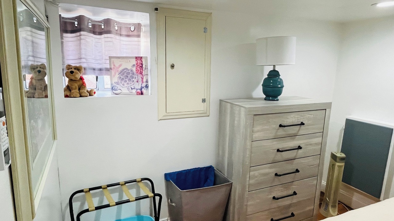 Photo of Bedroom in Throgs Neck