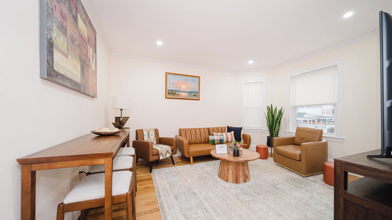 Photo of Livingroom in Ashmont
