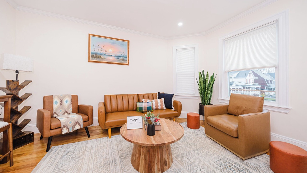 Photo of Livingroom in Ashmont