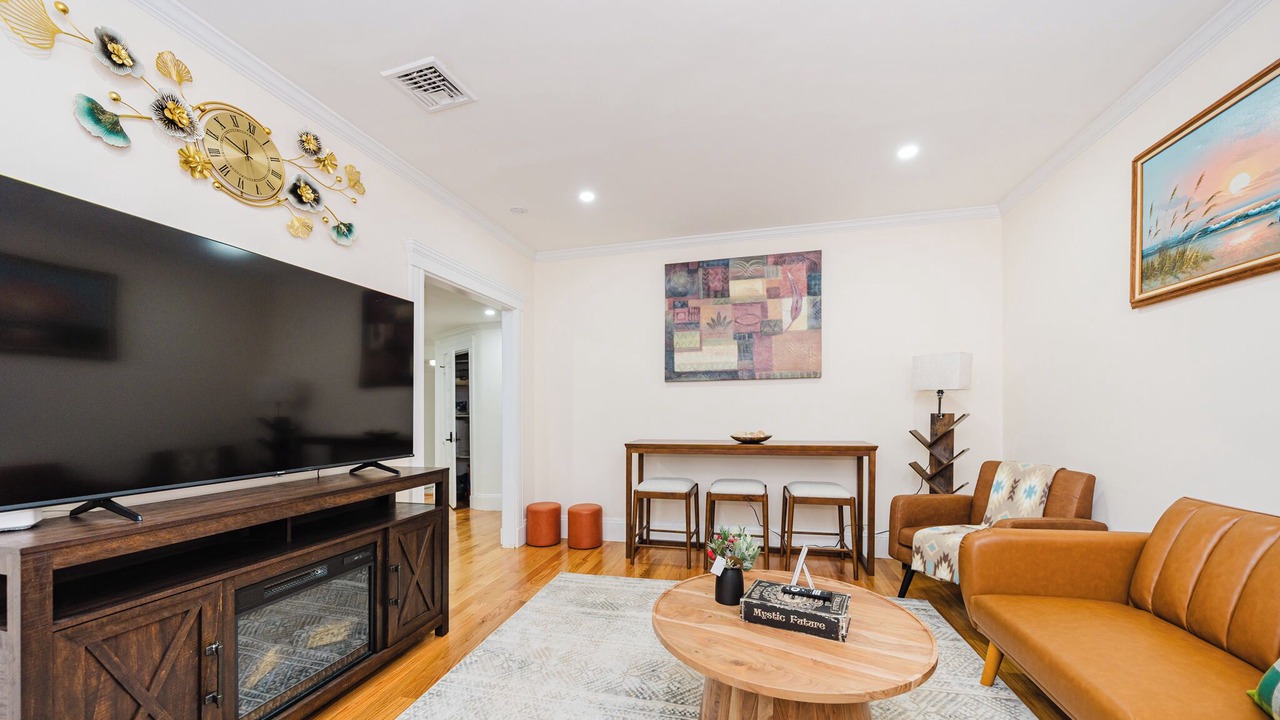 Photo of Livingroom in Ashmont