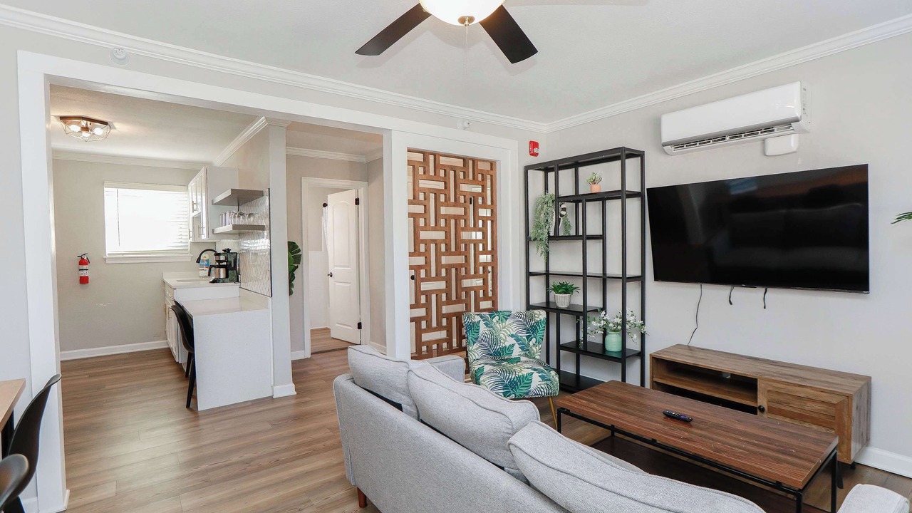 Photo of Livingroom in Bayview