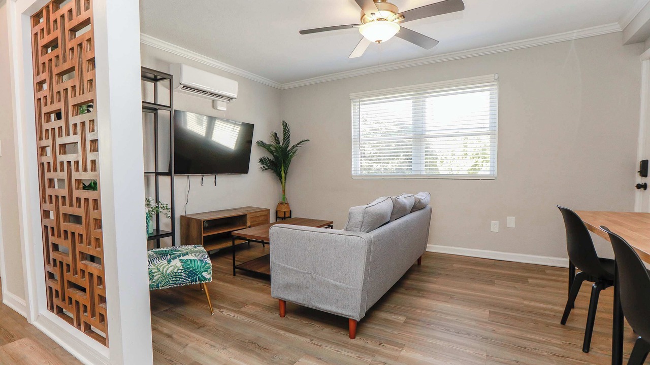 Photo of Livingroom in Bayview