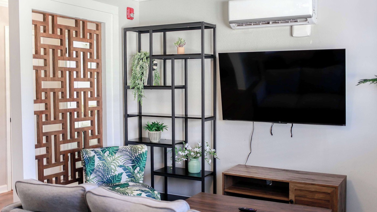 Photo of Livingroom in Bayview