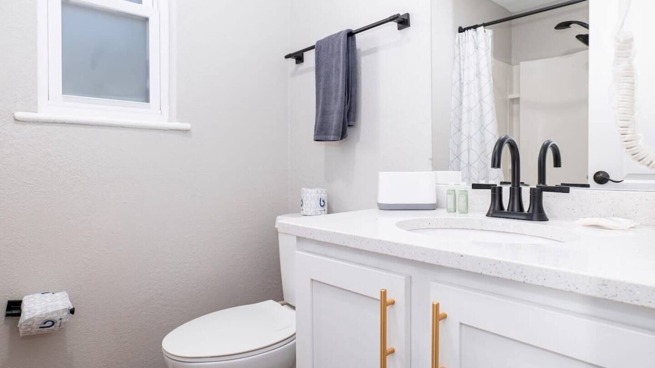 Photo of Bathroom in Cottage Line