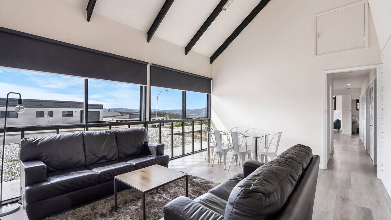 Photo of Livingroom in Claremont