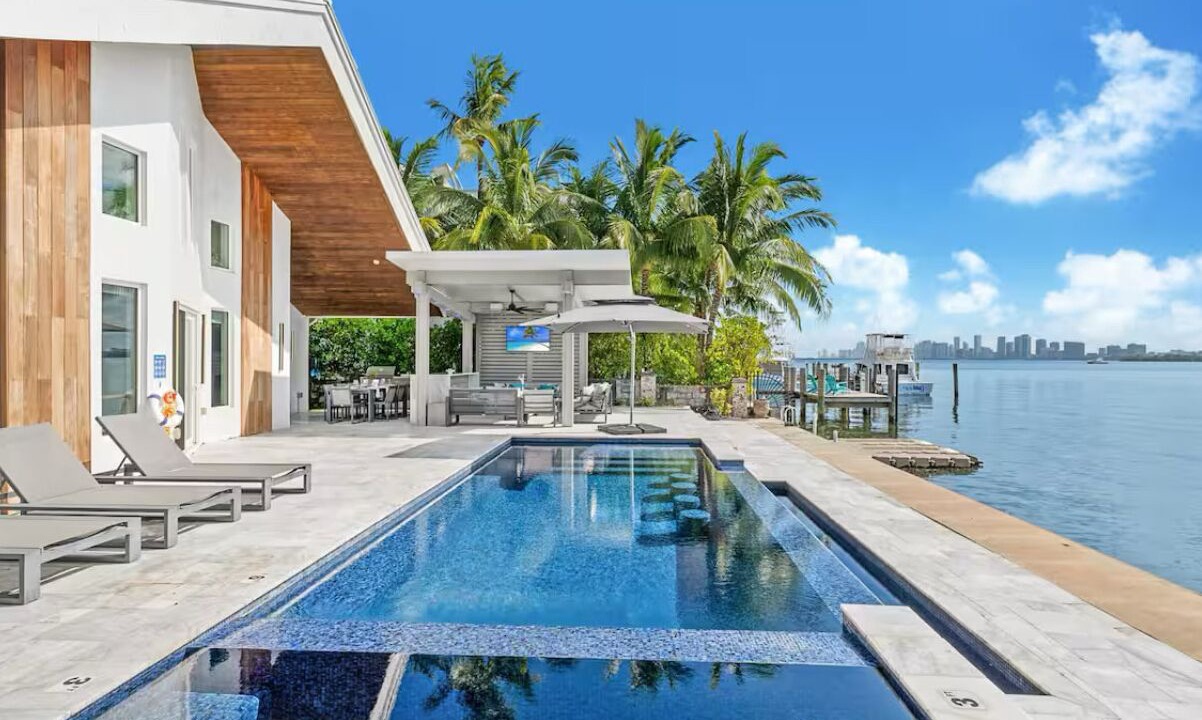 Photo of Outdoor in North Bay Village