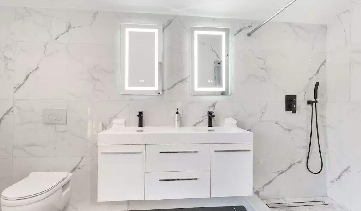 Photo of Bathroom in North Bay Village