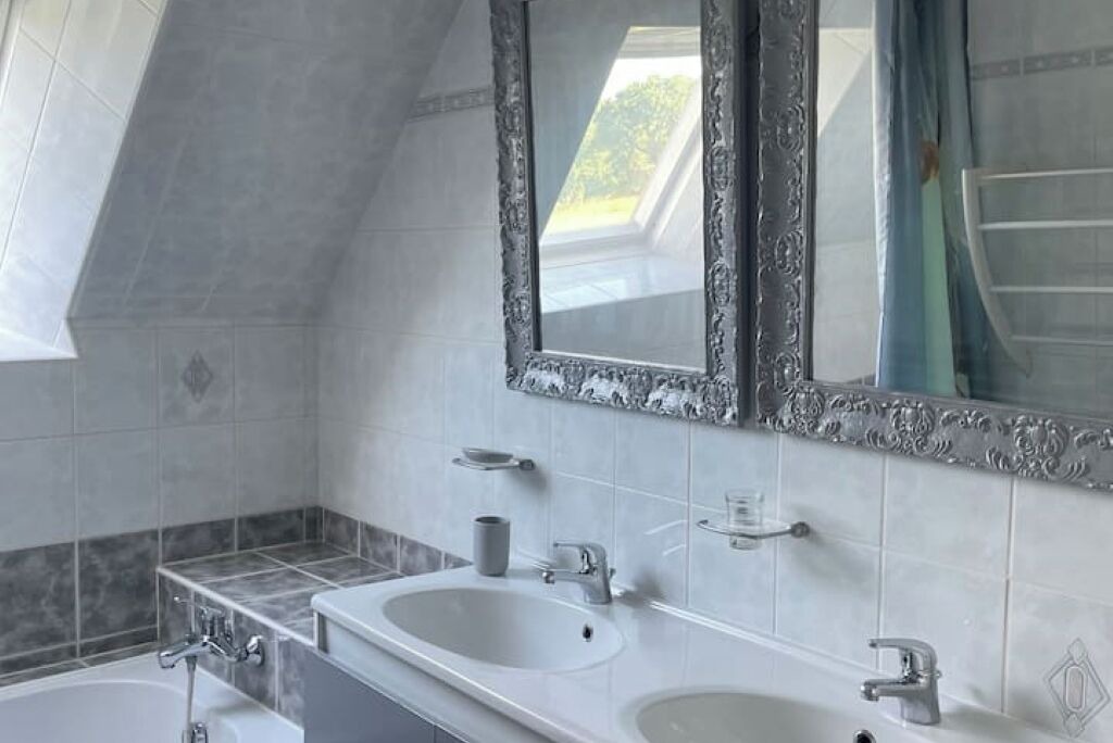Photo of Bathroom in Ploeuc-l'Hermitage