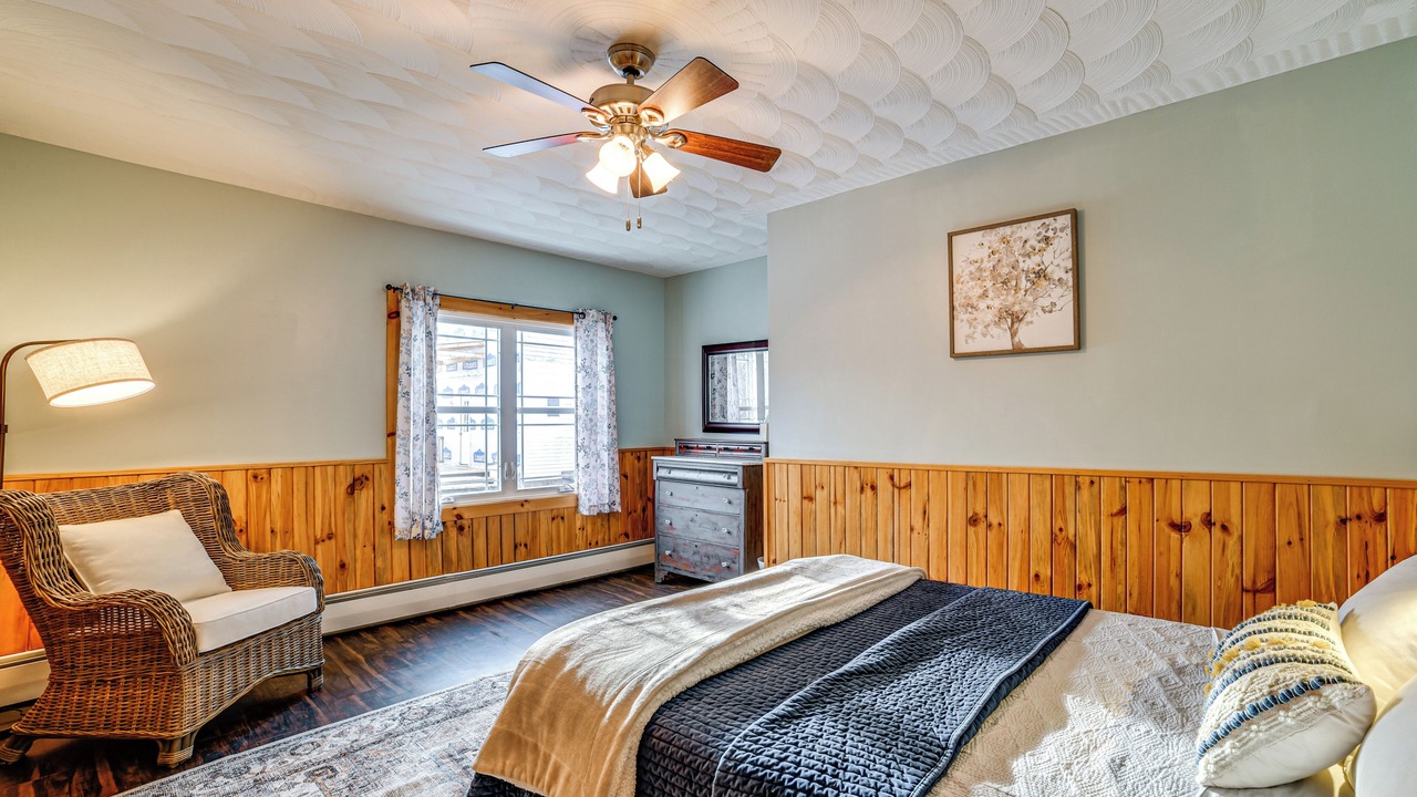Photo of Bedroom in Lisle