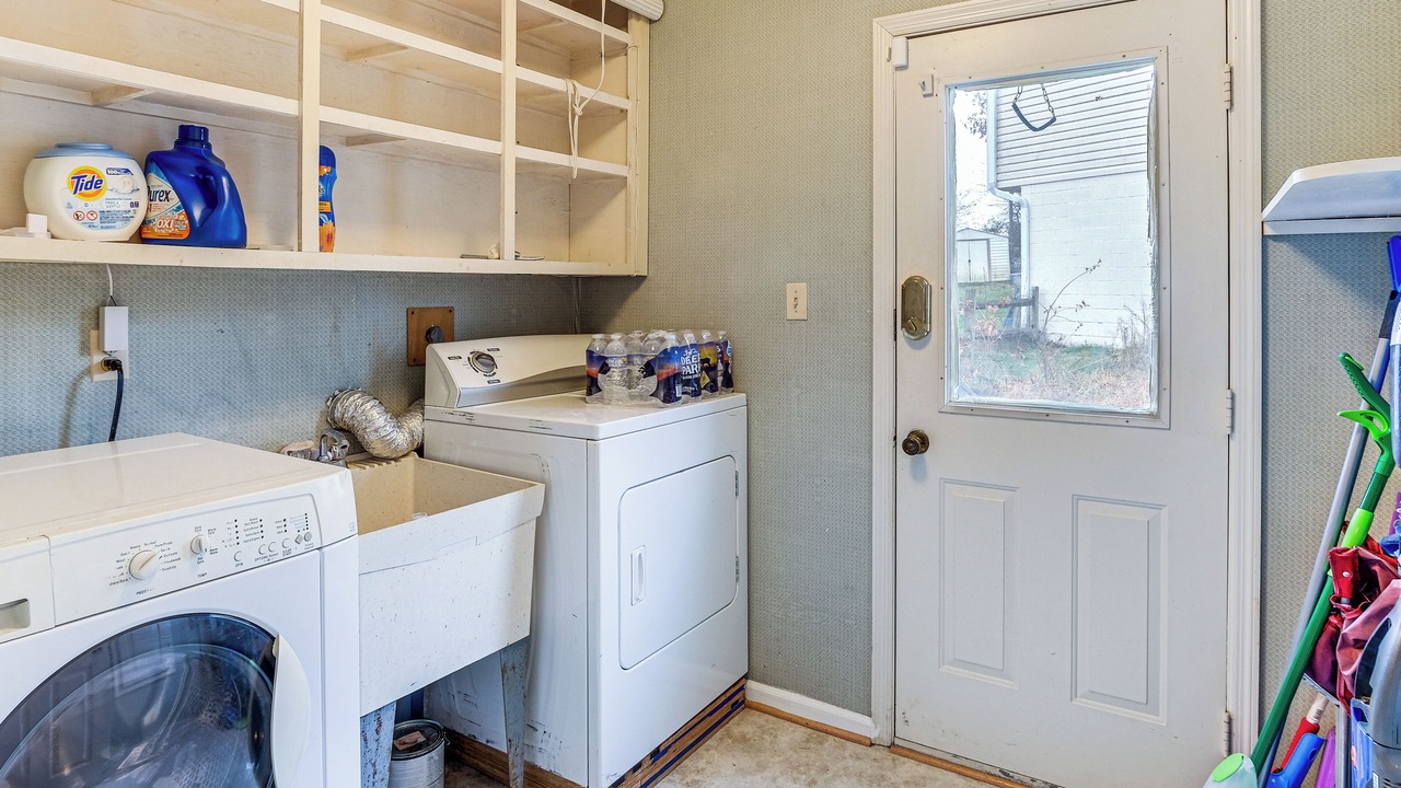 Photo of Bedroom in Lake Ridge