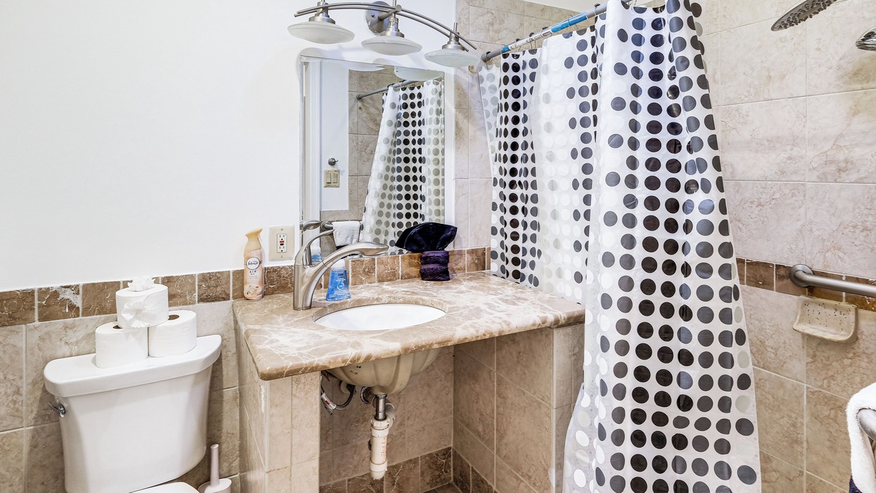 Photo of Bathroom in Lake Ridge