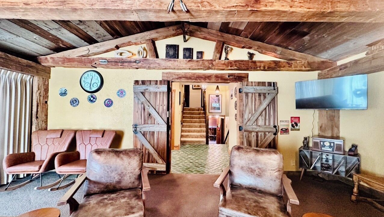 Photo of Livingroom in Michigan City
