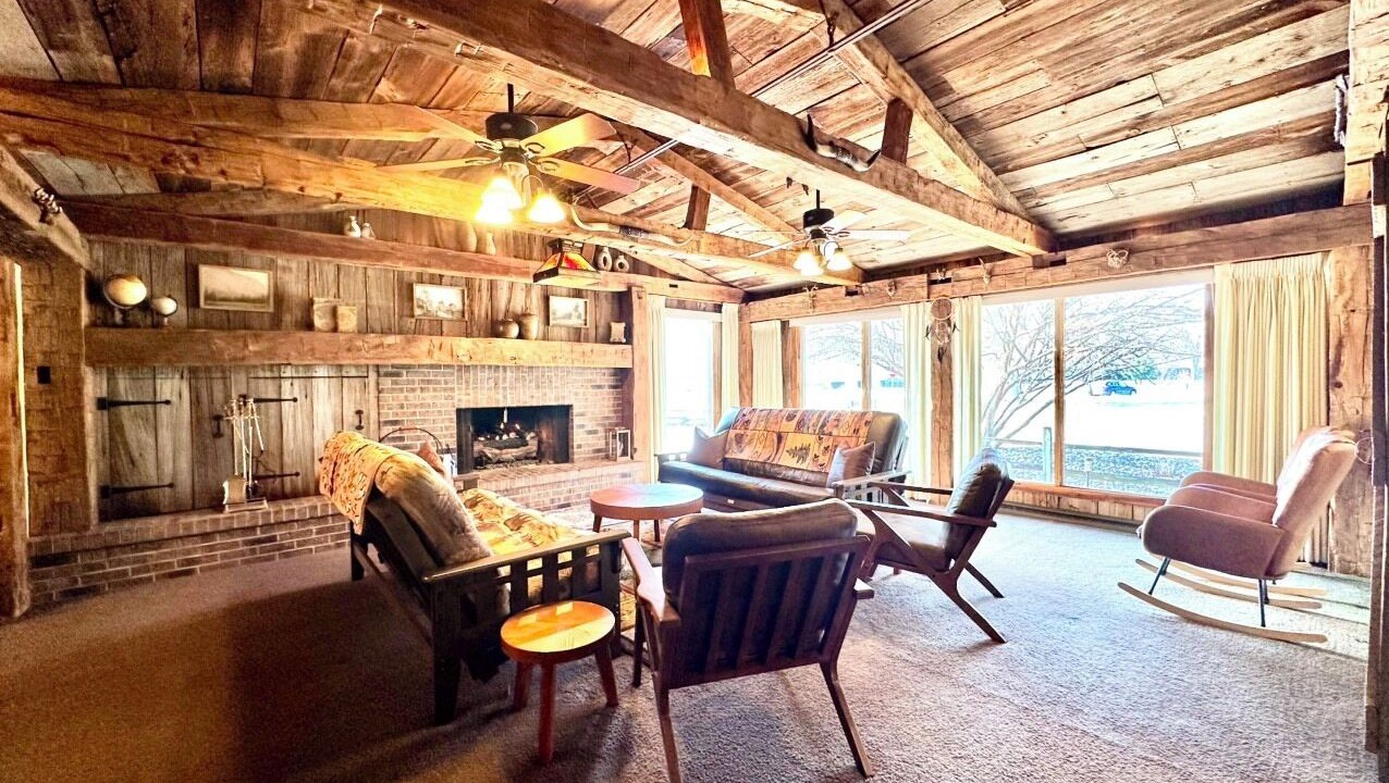 Photo of Livingroom in Michigan City