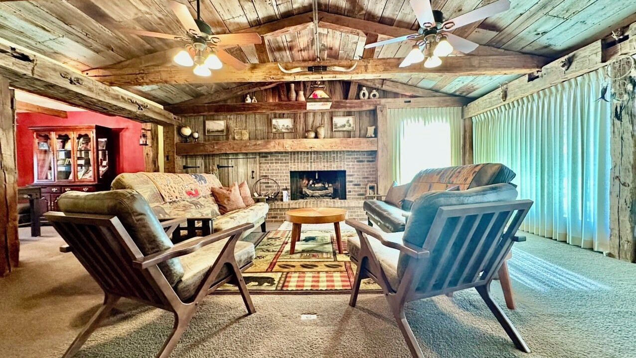 Photo of Livingroom in Michigan City